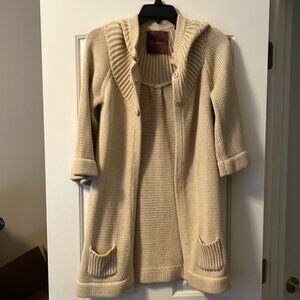 525 America EUC tan sweater size L